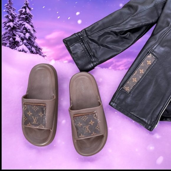 Custom Pool Slides 9 - Picture 1 of 1